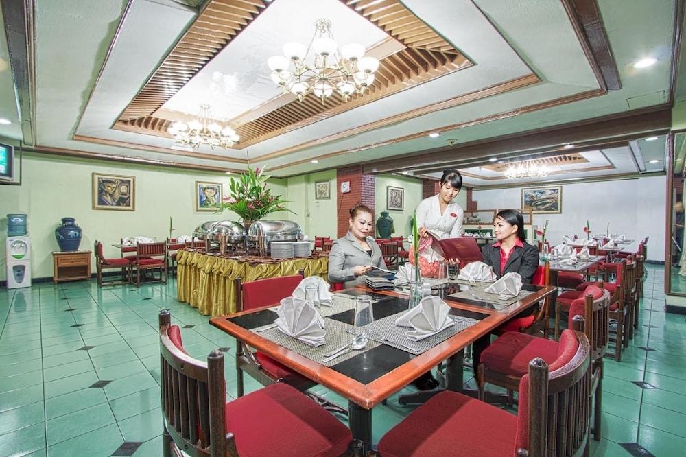 莎喜卡瓦那酒店 美娜多 外观 照片